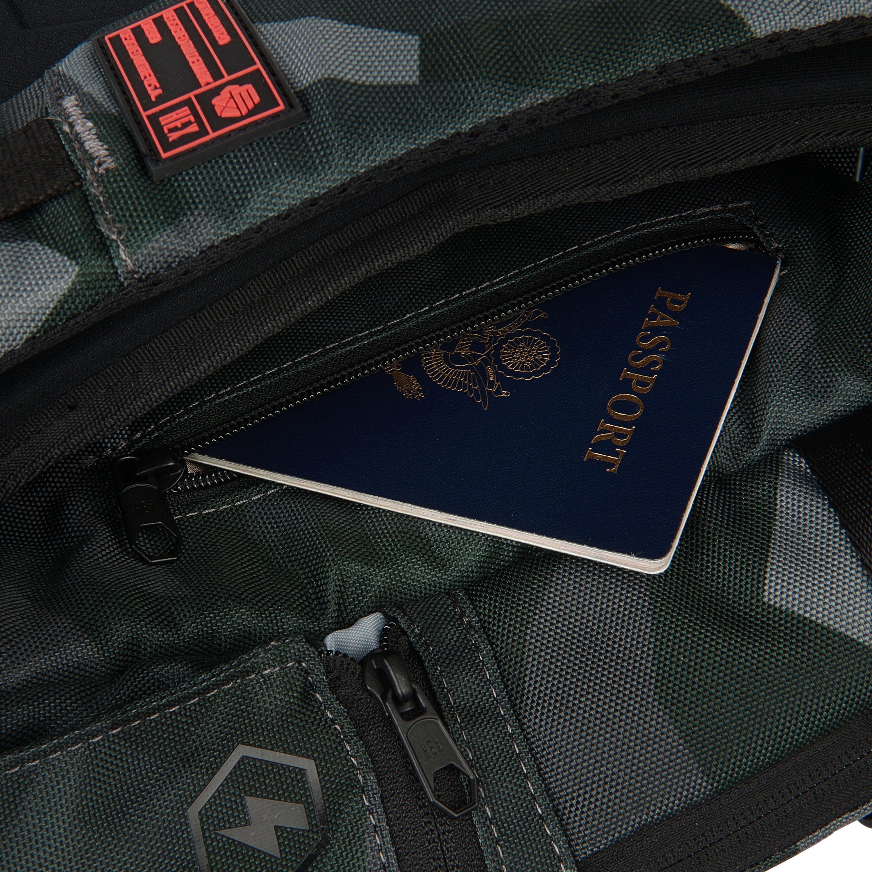 hex-technical-v2-rucksack-glacier-camo-laptop image 5