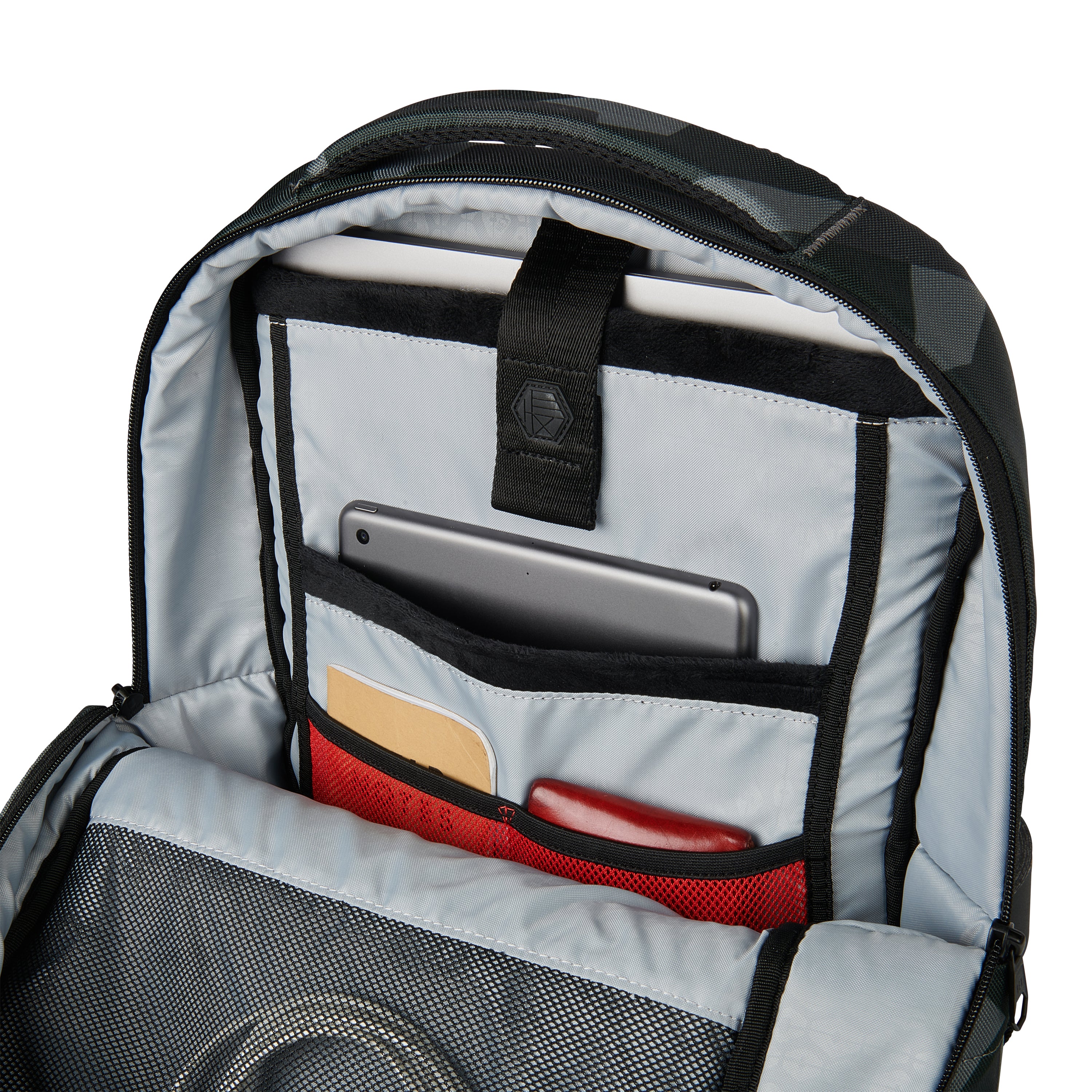 hex-technical-v2-rucksack-glacier-camo-laptop image 6
