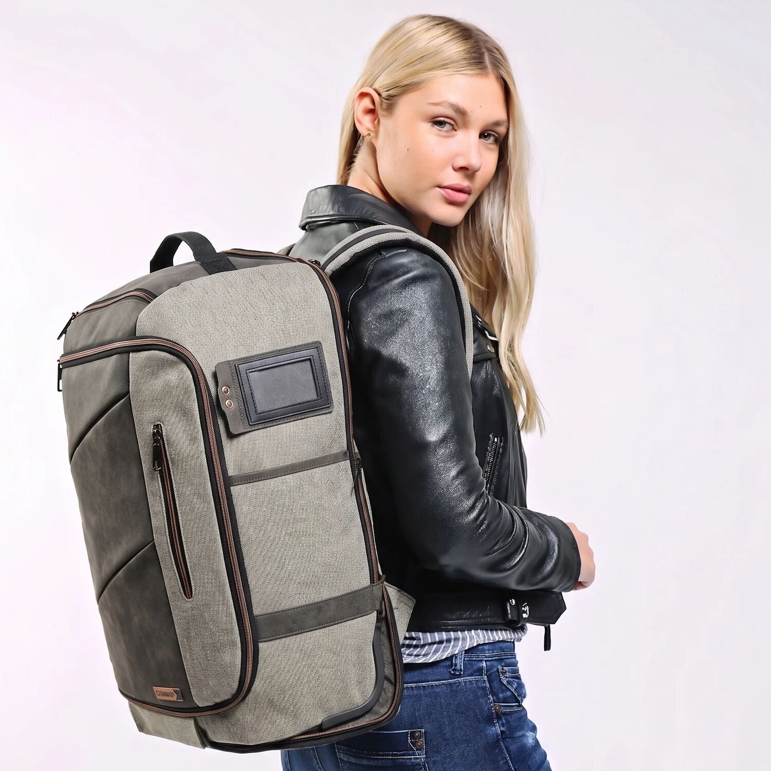 cabin-max-manhattan-44l-hybrid-trolley-rucksack-55x40x20-bronze image 4