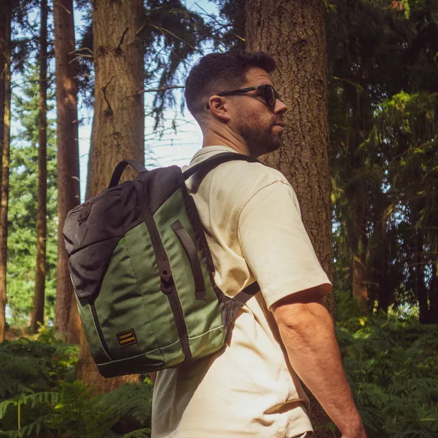 cabin-max-equator-x-rucksack-24l-40x30x20-inca-green-laptop image 1