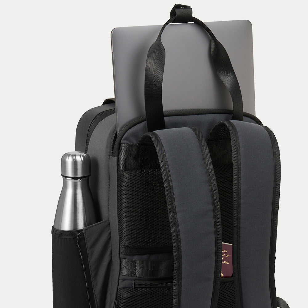 cabin-max-paxos-20l-shapesafe-rucksack-40x20x25-grey image 6