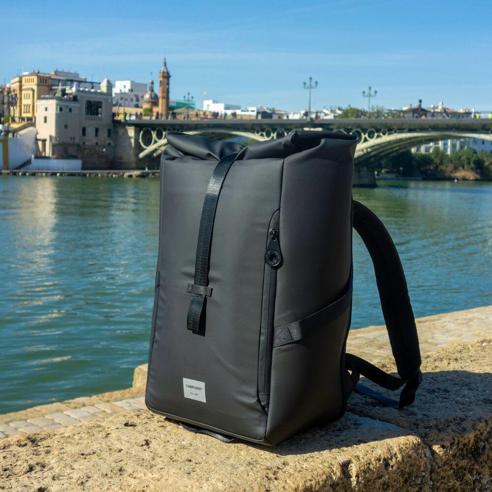 cabin-max-iseo-40x20x25-rolltop-rucksack-20l-schwarz-rpet image 5